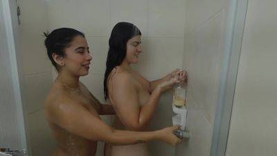 Cute Lesbians With Big Asses Lick Their Delicious Pussies While Taking A Shower - Porn In Spanish - hclips.com - Spain