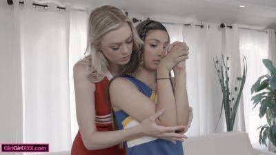 Amber Moore And Nina Nieves In Girlgirlxxx - Cheerleader Lesbians Stretch Their Pussies Out - upornia.com