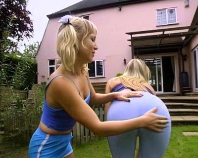 Tall and short British blonde lesbians - drtuber.com - Britain