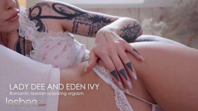 Eden Ivy and her Czech girlfriend scissor in a hot lesbian threesome - sexu.com - Czech Republic