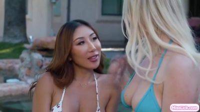 Asian Babe Pussy Licking Lesbian Stepmom - Slimthick Vic, Nicole Doshi And Big T - upornia.com