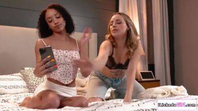 Ebony Lesbian Seducing Blonde Roommate - upornia.com