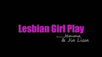 Lesbian Girl Play - S17:E6 - porntry.com