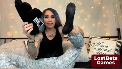 Sinn Sage - Sheena Rose & Sinn Sage Strip Tease Webcam Lesbian Game - porntry.com