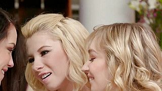 Alina Lopez - Kenzie Reeves - Lesbian teen making best friend squirt - ah-me.com