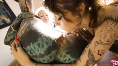 Hardcore Tattoo Lesbians - Anuskatzz and Eden Ivy Rough Anal Fucking, Squirting, ATM Action - porntry.com - Britain