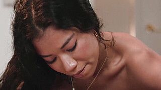 Ebony lesbians scissoring after massage - ah-me.com